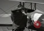Standbild der US Air Force Uniformen United States USA, 1957, aus Sekunde 37 historischem Filmmaterial Videoclip 65675068581