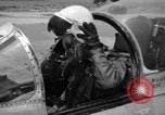 Standbild der US Air Force Uniformen United States USA, 1957, aus Sekunde 35 historischem Filmmaterial Videoclip 65675068586