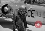 Standbild der US Air Force Uniformen United States USA, 1957, aus Sekunde 4 historischem Filmmaterial Videoclip 65675068587
