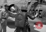 Standbild der US Air Force Uniformen United States USA, 1957, aus Sekunde 15 historischem Filmmaterial Videoclip 65675068587