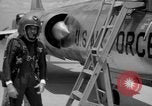 Standbild der US Air Force Uniformen United States USA, 1957, aus Sekunde 17 historischem Filmmaterial Videoclip 65675068587