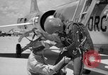 Standbild der US Air Force Uniformen United States USA, 1957, aus Sekunde 30 historischem Filmmaterial Videoclip 65675068587