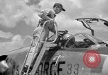 Standbild der US Air Force Uniformen United States USA, 1957, aus Sekunde 60 historischem Filmmaterial Videoclip 65675068587