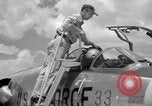 Standbild der US Air Force Uniformen United States USA, 1957, aus Sekunde 61 historischem Filmmaterial Videoclip 65675068587
