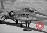 Immagine di United States Air Force uniformi United States USA, 1957, secondo 13 filmato di repertorio 65675068588