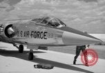 Immagine di United States Air Force uniformi United States USA, 1957, secondo 16 filmato di repertorio 65675068588