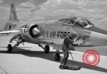 Immagine di United States Air Force uniformi United States USA, 1957, secondo 27 filmato di repertorio 65675068588