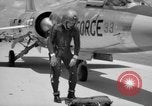 Immagine di United States Air Force uniformi United States USA, 1957, secondo 43 filmato di repertorio 65675068588