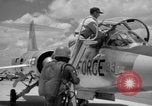 Immagine di United States Air Force uniformi United States USA, 1957, secondo 52 filmato di repertorio 65675068588