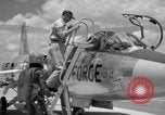 Immagine di United States Air Force uniformi United States USA, 1957, secondo 55 filmato di repertorio 65675068588