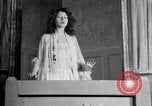Standbild Romeo und Julia spielen United States USA, 1926, aus Sekunde 22 historischem Filmmaterial Videoclip 65675068602