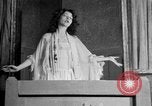 Standbild Romeo und Julia spielen United States USA, 1926, aus Sekunde 23 historischem Filmmaterial Videoclip 65675068602