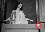 Standbild Romeo und Julia spielen United States USA, 1926, aus Sekunde 25 historischem Filmmaterial Videoclip 65675068602