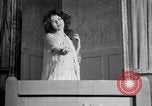 Standbild Romeo und Julia spielen United States USA, 1926, aus Sekunde 27 historischem Filmmaterial Videoclip 65675068602