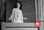 Standbild Romeo und Julia spielen United States USA, 1926, aus Sekunde 39 historischem Filmmaterial Videoclip 65675068602