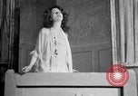 Standbild Romeo und Julia spielen United States USA, 1926, aus Sekunde 42 historischem Filmmaterial Videoclip 65675068602