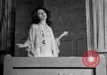 Standbild Romeo und Julia spielen United States USA, 1926, aus Sekunde 62 historischem Filmmaterial Videoclip 65675068602