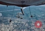 Standbild US-luftbrücke Operationen in Vietnam1968 Israel 1973 Tel Aviv Israel, 1973, aus Sekunde 15 historischem Filmmaterial Videoclip 65675068672