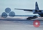 Standbild US-luftbrücke Operationen in Vietnam1968 Israel 1973 Tel Aviv Israel, 1973, aus Sekunde 30 historischem Filmmaterial Videoclip 65675068672