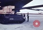 Standbild US-luftbrücke Operationen in Vietnam1968 Israel 1973 Tel Aviv Israel, 1973, aus Sekunde 54 historischem Filmmaterial Videoclip 65675068672