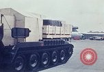 Standbild US-luftbrücke Operationen in Vietnam1968 Israel 1973 Tel Aviv Israel, 1973, aus Sekunde 60 historischem Filmmaterial Videoclip 65675068672