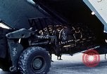 Standbild US Military Airlift Command C-5 Flugzeuge fliegen relief Missionen in Armeni Armenien, 1988, aus Sekunde 9 historischem Filmmaterial Videoclip 65675068674