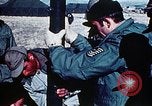 Standbild US Military Airlift Command C-5 Flugzeuge fliegen relief Missionen in Armeni Armenien, 1988, aus Sekunde 41 historischem Filmmaterial Videoclip 65675068674