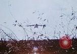 Standbild US Military Airlift Command C-5 Flugzeuge fliegen relief Missionen in Armeni Armenien, 1988, aus Sekunde 59 historischem Filmmaterial Videoclip 65675068674