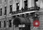 Standbild Arbeitnehmer treffen London England Vereinigtes Königreich, 1922, aus Sekunde 41 historischem Filmmaterial Videoclip 65675068682