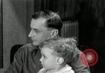 Immagine di Famiglia con 5 bambini United States USA, 1935, secondo 3 filmato di repertorio 65675068709