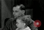 Immagine di Famiglia con 5 bambini United States USA, 1935, secondo 13 filmato di repertorio 65675068709