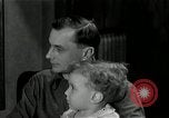 Immagine di Famiglia con 5 bambini United States USA, 1935, secondo 18 filmato di repertorio 65675068709