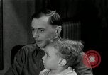 Immagine di Famiglia con 5 bambini United States USA, 1935, secondo 19 filmato di repertorio 65675068709