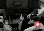 Immagine di Famiglia con 5 bambini United States USA, 1935, secondo 25 filmato di repertorio 65675068709