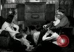 Immagine di Famiglia con 5 bambini United States USA, 1935, secondo 39 filmato di repertorio 65675068709