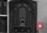 Immagine di Piano in legno autoradio United States USA, 1935, secondo 14 filmato di repertorio 65675068710