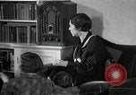 Immagine di Piano in legno autoradio United States USA, 1935, secondo 33 filmato di repertorio 65675068710