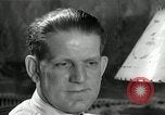 Immagine di Famiglia ascoltando la radio United States USA, 1935, secondo 6 filmato di repertorio 65675068711