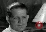Immagine di Famiglia ascoltando la radio United States USA, 1935, secondo 9 filmato di repertorio 65675068711