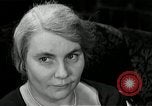 Standbild ein Radio United States USA, 1935, aus Sekunde 21 historischem Filmmaterial Videoclip 65675068713