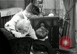 Standbild ein Radio United States USA, 1935, aus Sekunde 33 historischem Filmmaterial Videoclip 65675068713
