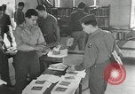 Standbild US Army University Study Center nach Zweiten Weltkrieg Frankreich, 1946, aus Sekunde 15 historischem Filmmaterial Videoclip 65675068737