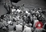 Standbild US-Truppen gingen in der Normandie am D-Day im Englischen Kanal, 1944, aus Sekunde 11 historischem Filmmaterial Videoclip 65675068759