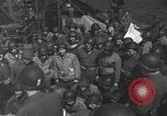 Standbild US-Truppen gingen in der Normandie am D-Day im Englischen Kanal, 1944, aus Sekunde 17 historischem Filmmaterial Videoclip 65675068759