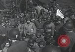 Standbild US-Truppen gingen in der Normandie am D-Day im Englischen Kanal, 1944, aus Sekunde 18 historischem Filmmaterial Videoclip 65675068759