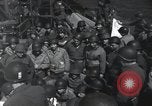Standbild US-Truppen gingen in der Normandie am D-Day im Englischen Kanal, 1944, aus Sekunde 21 historischem Filmmaterial Videoclip 65675068759