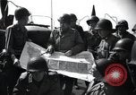 Standbild US-Truppen gingen in der Normandie am D-Day im Englischen Kanal, 1944, aus Sekunde 23 historischem Filmmaterial Videoclip 65675068759