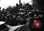 Standbild US-Truppen gingen in der Normandie am D-Day im Englischen Kanal, 1944, aus Sekunde 31 historischem Filmmaterial Videoclip 65675068759