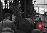 Standbild US-Truppen gingen in der Normandie am D-Day im Englischen Kanal, 1944, aus Sekunde 61 historischem Filmmaterial Videoclip 65675068759