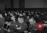 Standbild Briefing-sitzungen Vereinigtes Königreich, 1953, aus Sekunde 8 historischem Filmmaterial Videoclip 65675068762